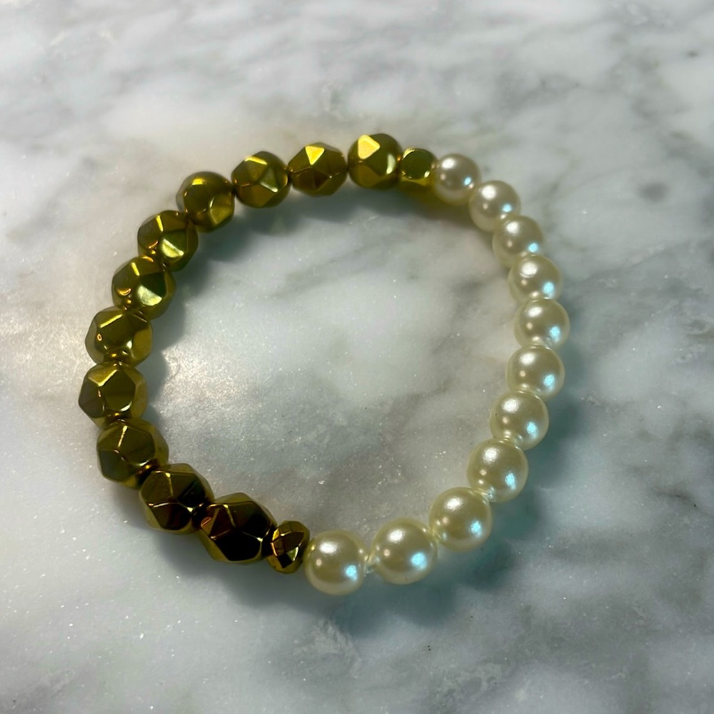 Hematite & pearl bracelet